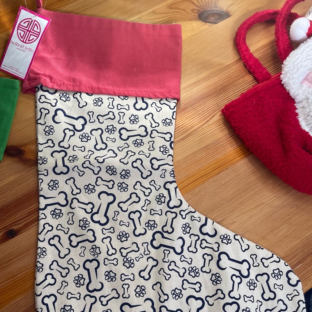 NWT-DOG CHRISTMAS STOCKINGS BY BUCKHEAD BETTIES-GREAT GIFT! - Picture 4 of 5